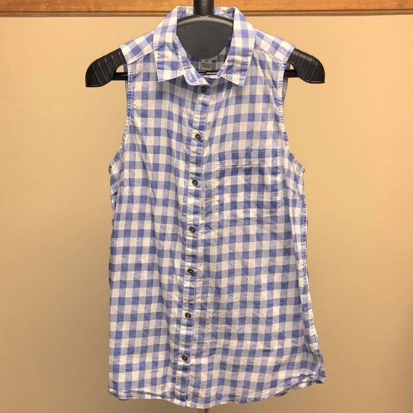 G.H. Bass & Co. Tops - G.H.Bass&Co Women’s Gingham Sleeveless Button Up